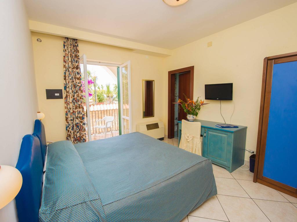 Hotel L'Approdo Casamicciola Terme Екстериор снимка
